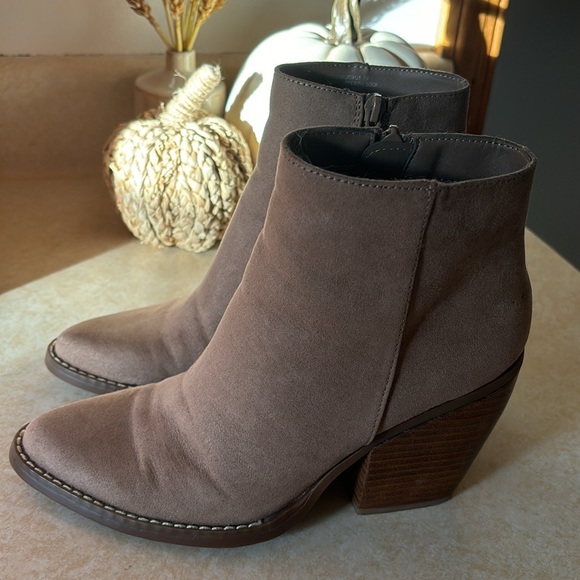 Madden Girl Tan Brown Ankle Booties - Picture 5 of 7